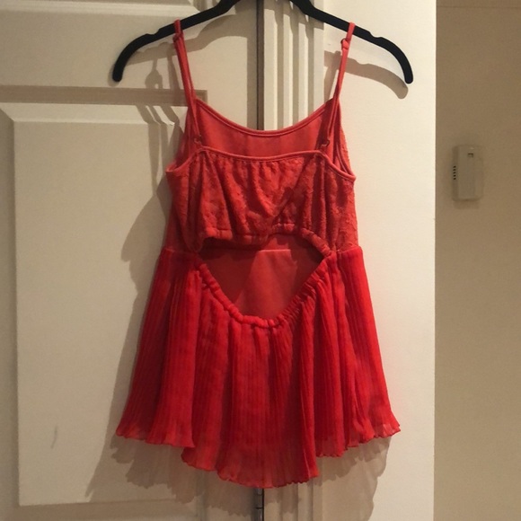 Red TULLE Top - Picture 3 of 3